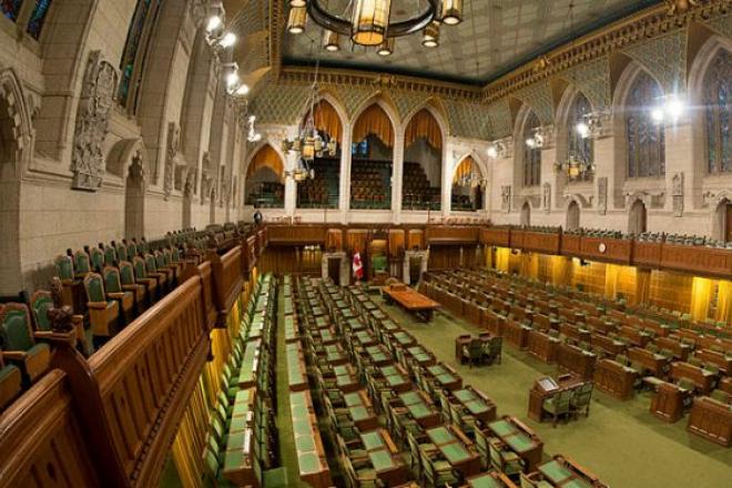 House-of-Commons-chamber-2015-8969n